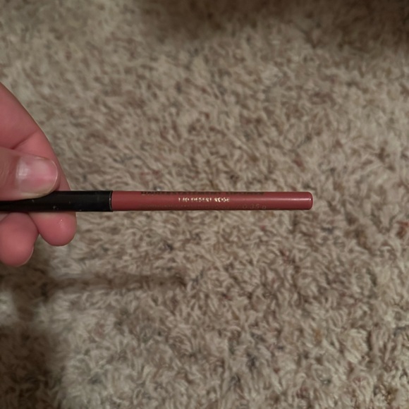 Milani understatement lip liner dessert  rose 🥀 - Picture 6 of 6